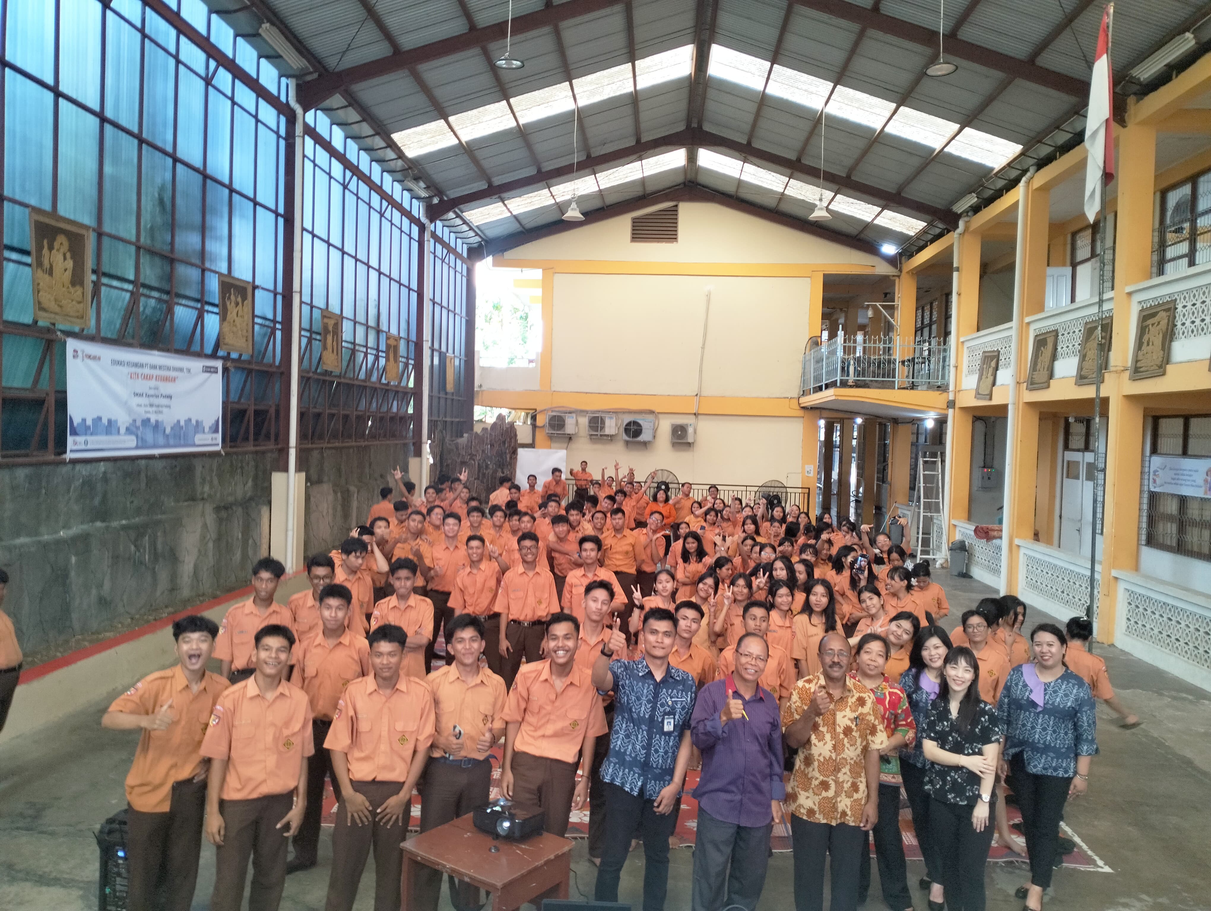 Bank Mestika Gelar Edukasi Keuangan bagi Pelajar SMA Xaverius di Kota Padang